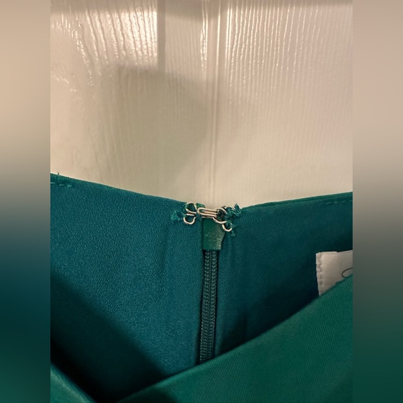 Emerald Green Dress: Size Small - Picture 11 of 12